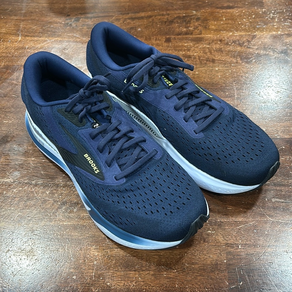 Men’s Brooks Adrenaline 24 GTS Sneakers